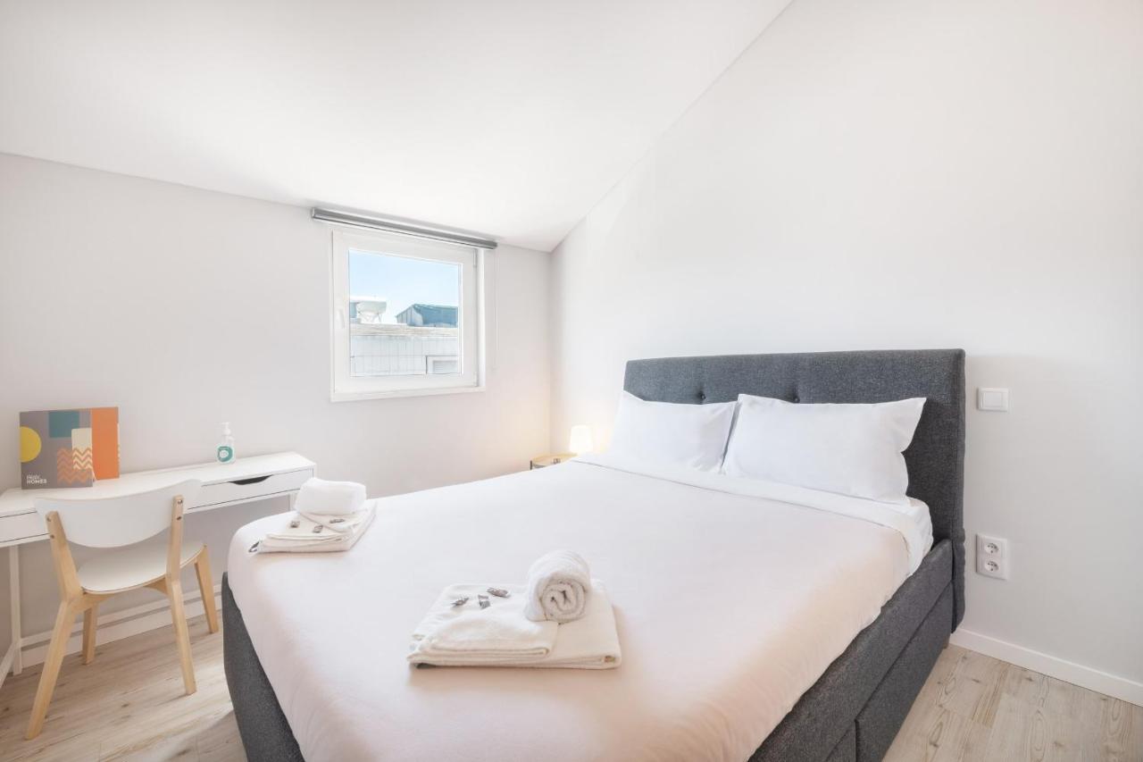 Olala Lisbon Oriente Suites C ภายนอก รูปภาพ