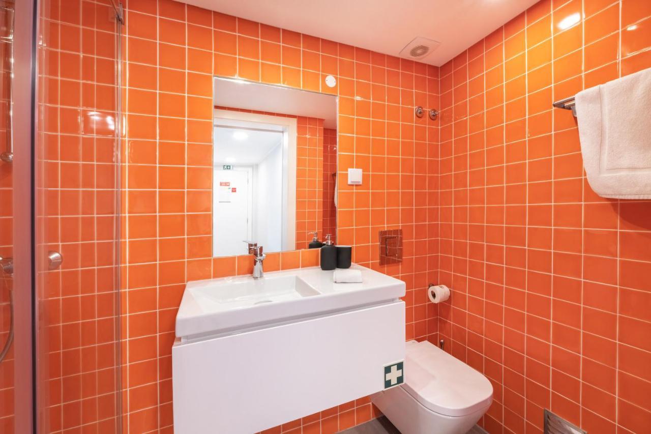 Olala Lisbon Oriente Suites C ภายนอก รูปภาพ