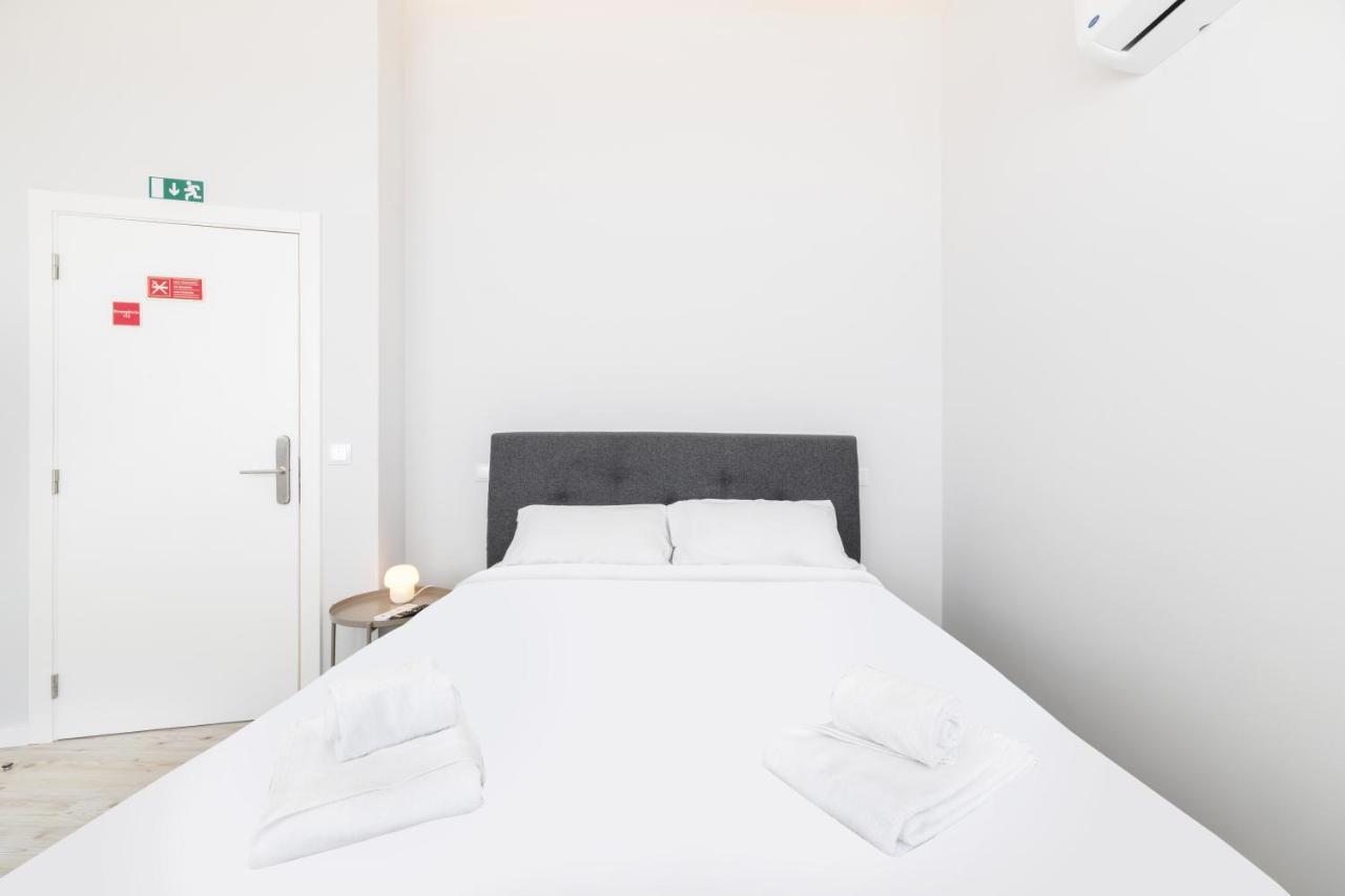 Olala Lisbon Oriente Suites C ภายนอก รูปภาพ